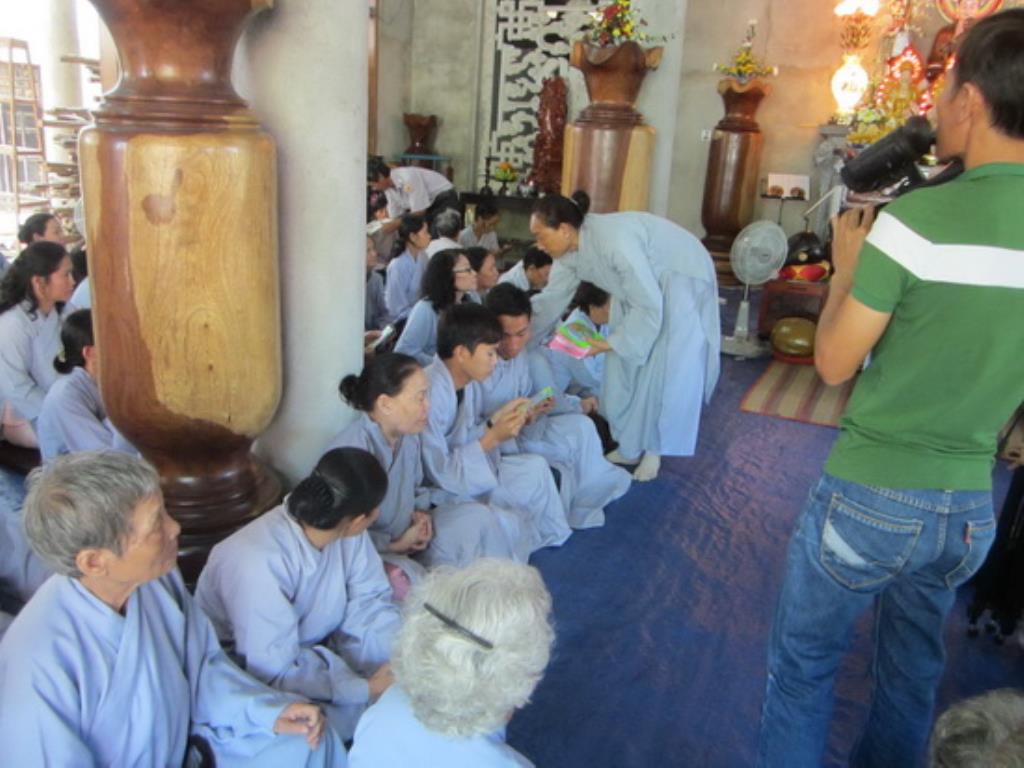 Khóa tu “Một ngày an lạc” ở chùa Long Thọ