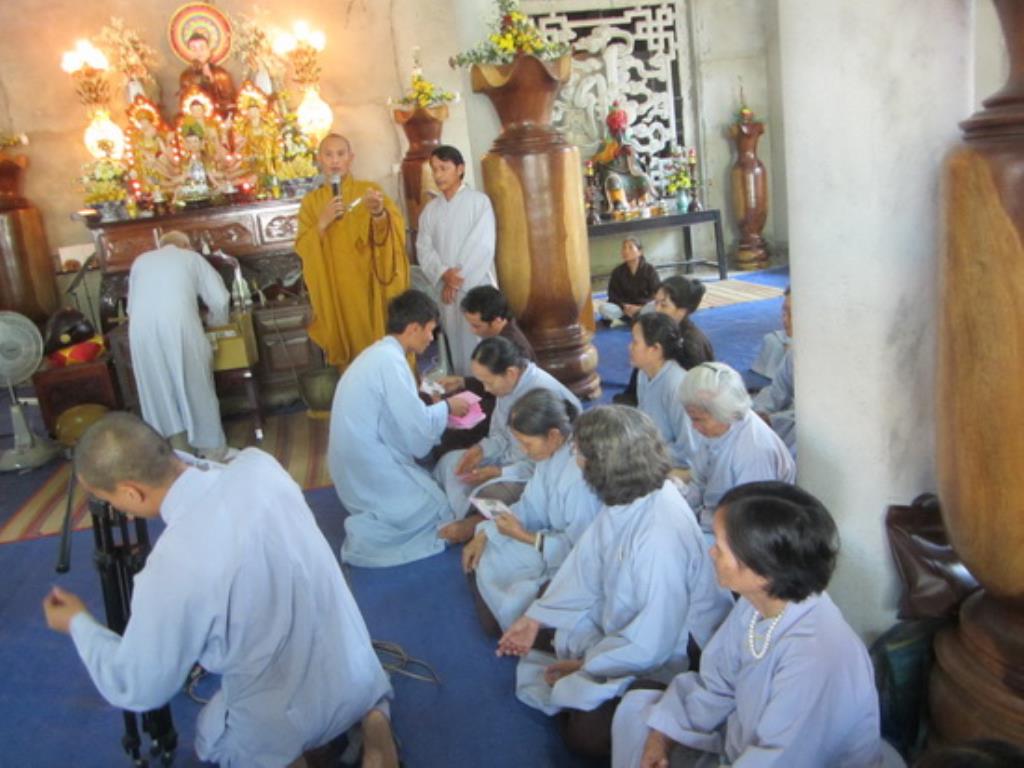 Khóa tu “Một ngày an lạc” ở chùa Long Thọ