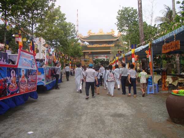 Hà Tiên: Chùm ảnh Đại lễ Phật đản tại biên cương cực nam Tổ quốc