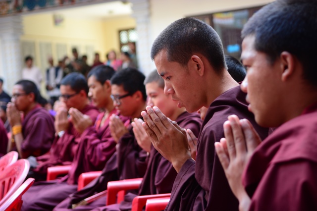 Tin nhanh 2: Đoàn Phật giáo Việt Nam cứu trợ nạn nhân động đất tại Nepal