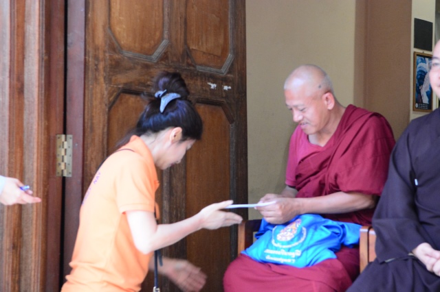 Tin nhanh 2: Đoàn Phật giáo Việt Nam cứu trợ nạn nhân động đất tại Nepal