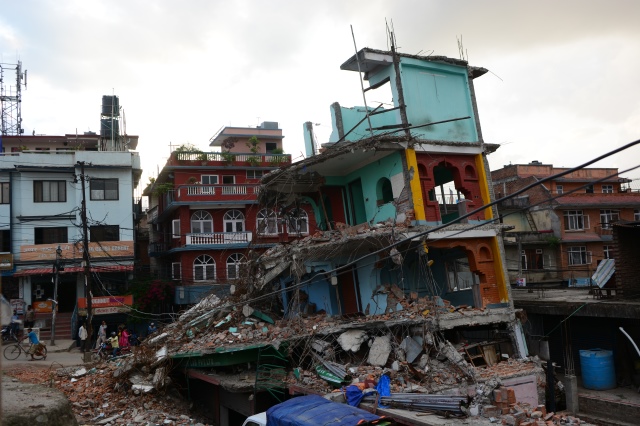 Tin nhanh 2: Đoàn Phật giáo Việt Nam cứu trợ nạn nhân động đất tại Nepal