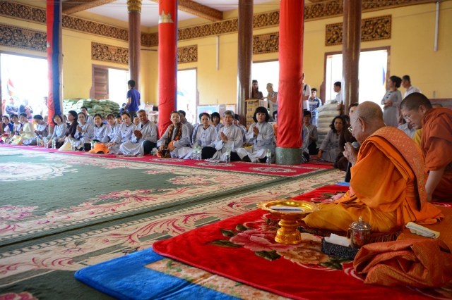 Quỹ Đạo Phật Ngày Nay: Chương trình từ thiện tại Campuchia tháng 04-2015