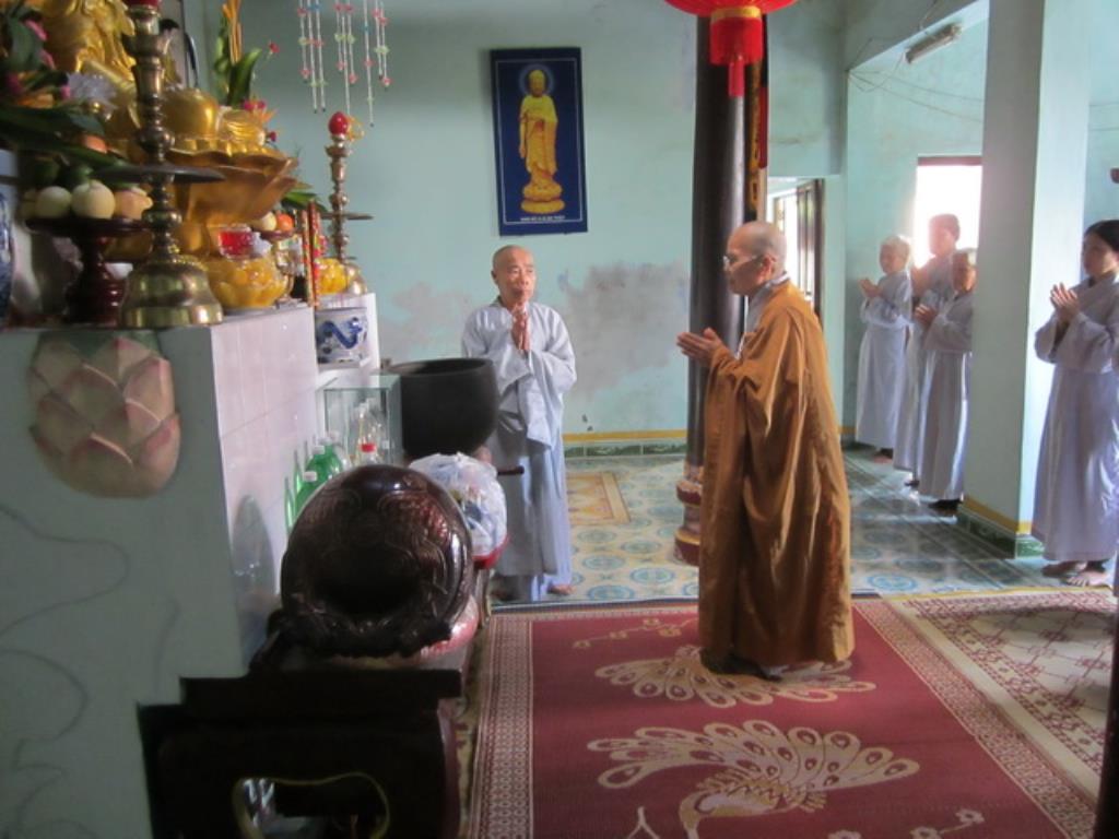 Phật tử chùa Đức Hòa hành hương cúng dường An cư kiết hạ