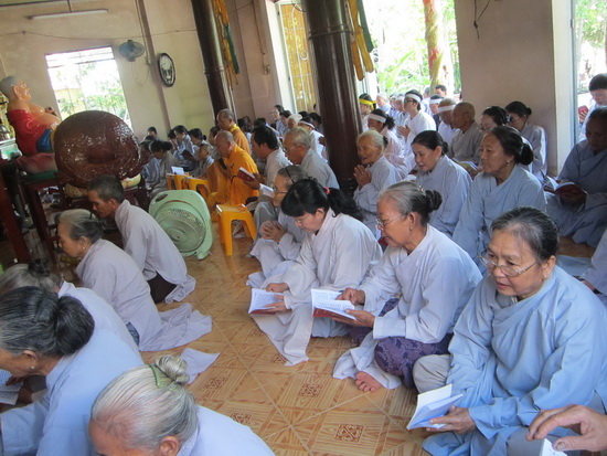 Khánh Hòa: Hơn 200 Phật tử về cộng tu ở chùa Đại Phước