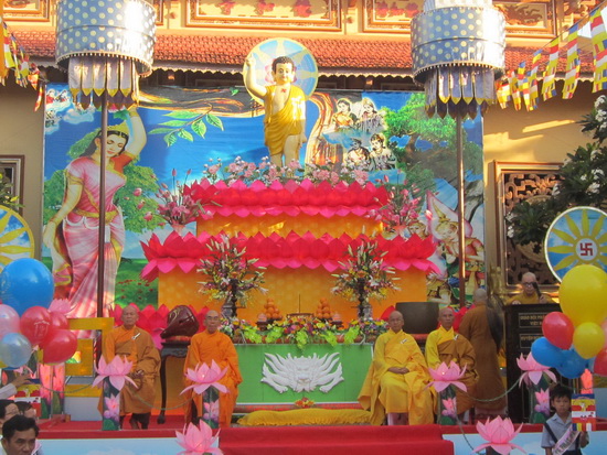Khánh Hòa: Phật giáo thị xã Ninh Hòa trang nghiêm tổ chức Đại lễ Phật đản PL. 2559