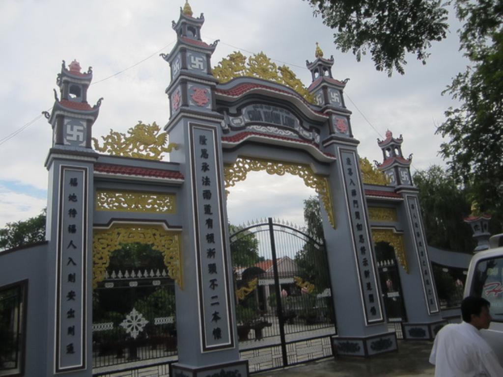 Phật tử chùa Đức Hòa hành hương cúng dường An cư kiết hạ