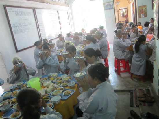 Khánh Hòa: Hơn 200 Phật tử về cộng tu ở chùa Đại Phước