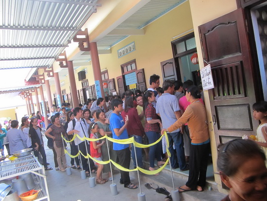 Khánh Hòa: Chùa Nam Hòa tổ chức tiệc buffet miễn phí nhân Phật đản PL 2559