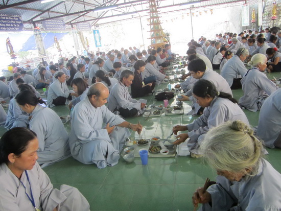 Khánh Hoà: “Một ngày an lạc” tại chùa Linh Sơn Pháp Ấn