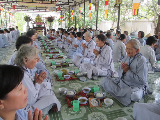 Nha Trang: Chùa Sắc Tứ Minh Thiện tổ chức khóa tu niệm Phật.