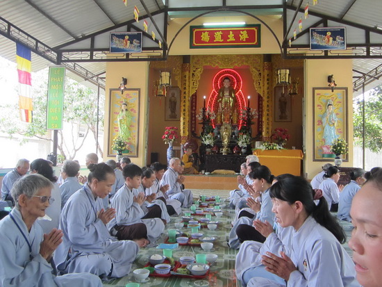 Nha Trang: Chùa Sắc Tứ Minh Thiện tổ chức khóa tu niệm Phật.