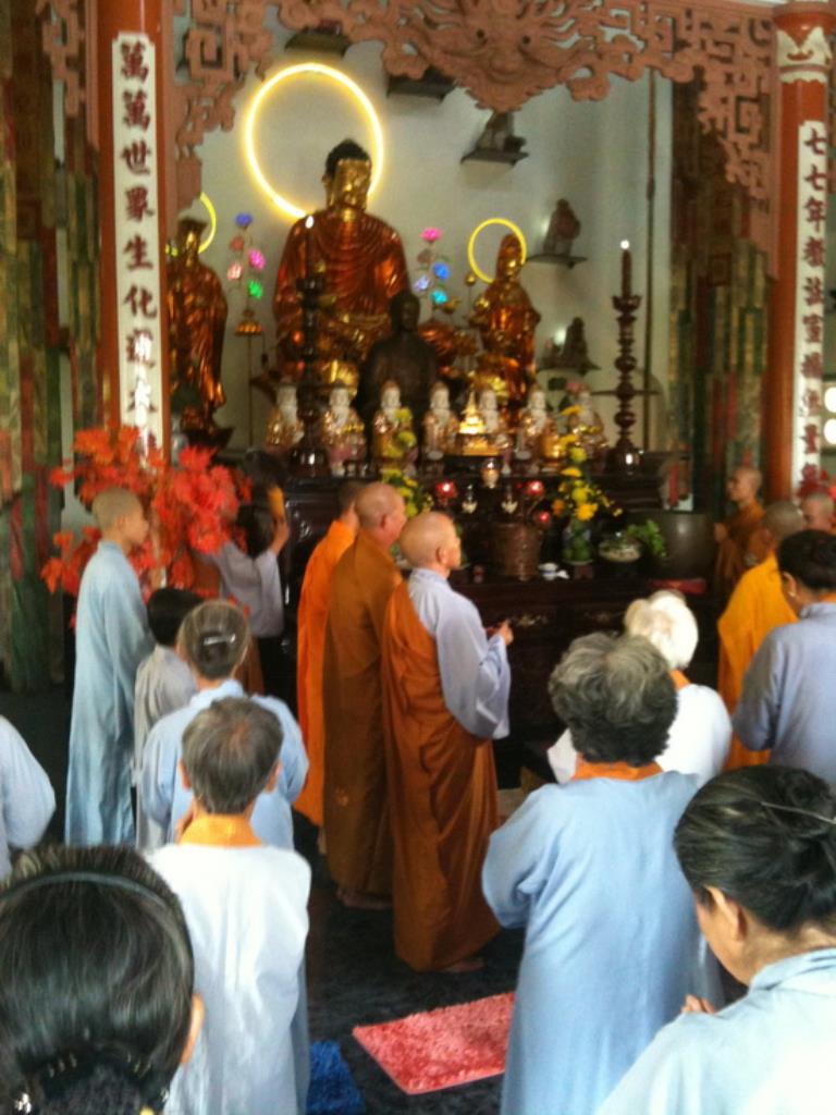 Khóa tu Bát quan trai tại Tổ đình Sắc Tứ Thiên Bửu