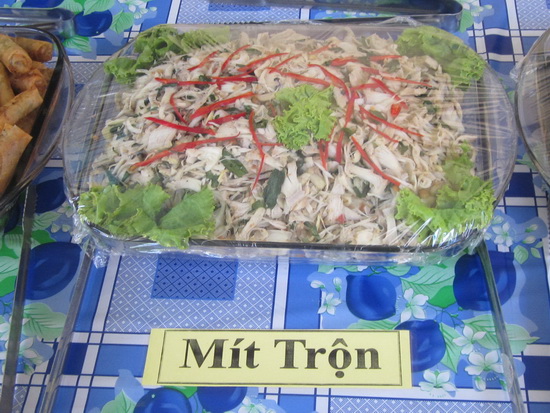 Khánh Hòa: Chùa Nam Hòa tổ chức tiệc buffet miễn phí nhân Phật đản PL 2559