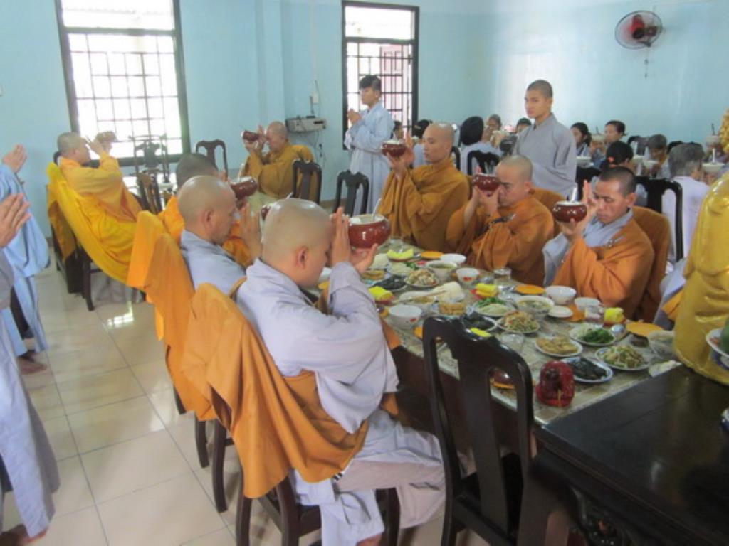 Khóa tu Bát quan trai tại Tổ đình Sắc Tứ Thiên Bửu