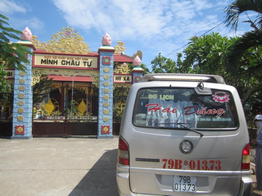 Phật tử chùa Đức Hòa hành hương cúng dường An cư kiết hạ