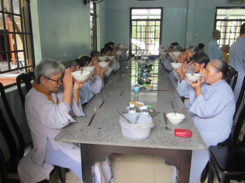 Khóa tu Bát quan trai tại Tổ đình Sắc Tứ Thiên Bửu