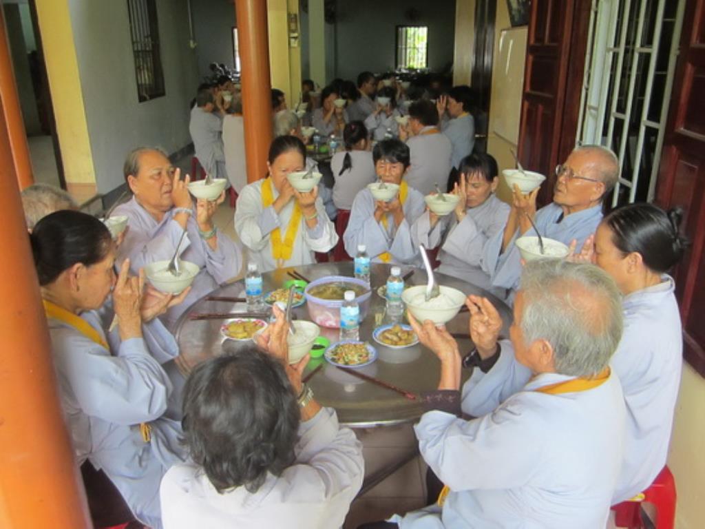 Khóa tu Bát quan trai tại Tổ đình Sắc Tứ Thiên Bửu