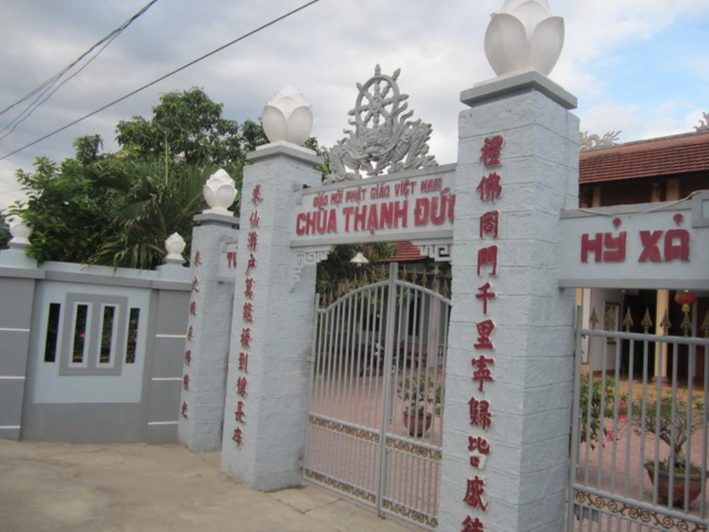 Phật tử chùa Đức Hòa hành hương cúng dường An cư kiết hạ
