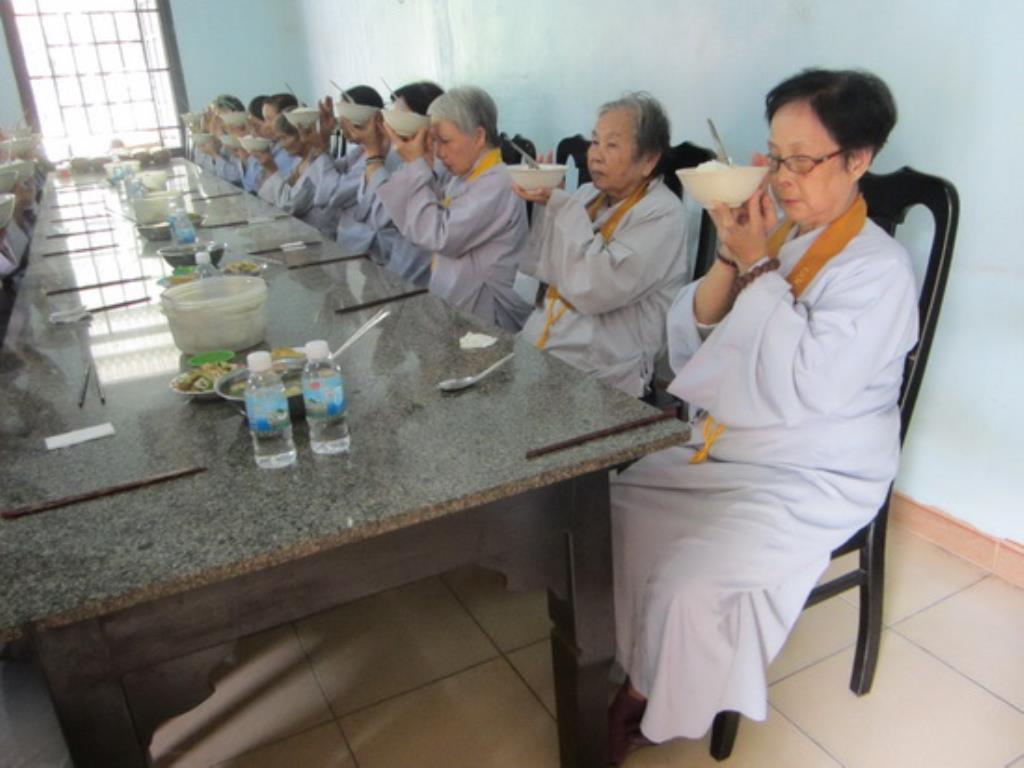 Khóa tu Bát quan trai tại Tổ đình Sắc Tứ Thiên Bửu