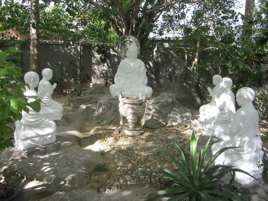 Nha Trang: Chùa Sắc Tứ Minh Thiện tổ chức khóa tu niệm Phật.