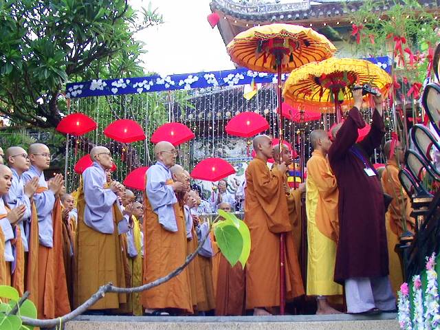 Khánh Hòa: Long trọng tổ chức Đại lễ Phật đản PL.2559