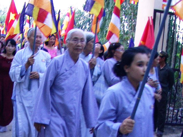 Khánh Hòa: Chùa Linh Quang diễu hành Rước Phật,  Văn nghệ kính mừng Phật đản