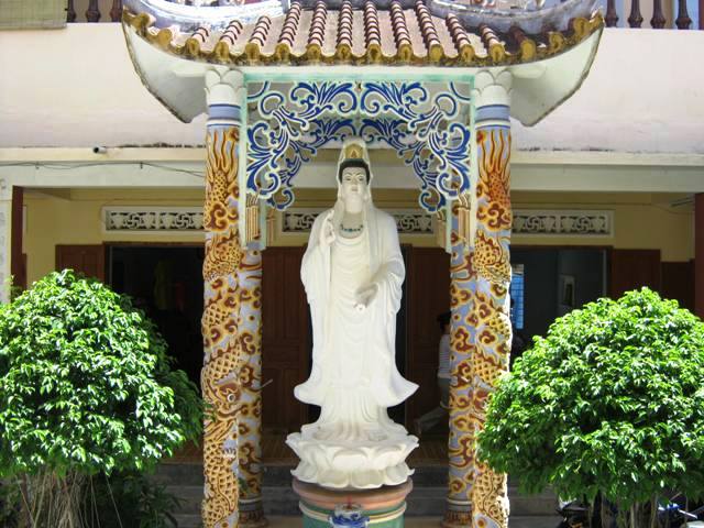 Nha Trang: Ngày Giỗ Tổ Khai sơn về thăm chùa cổ Đông Phước