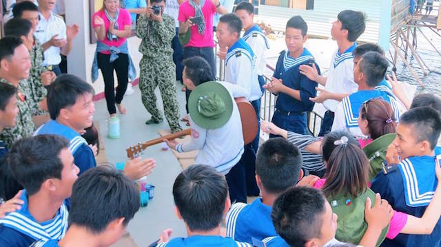 Khánh Hòa: Đoàn lãnh đạo thành ủy và đại biểu các Ban ngành thành phố Hồ Chí Minh thăm Trường Sa.