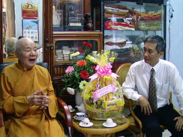 Khánh Hoà: Lãnh đạo tỉnh Khánh Hòa, thành phố Nha Trang thăm chúc mừng Phật đản