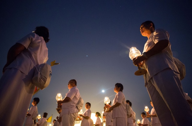 Rực rỡ đêm cầu nguyện nhân lễ Makha Bucha tại Dhammakaya - Thái Lan