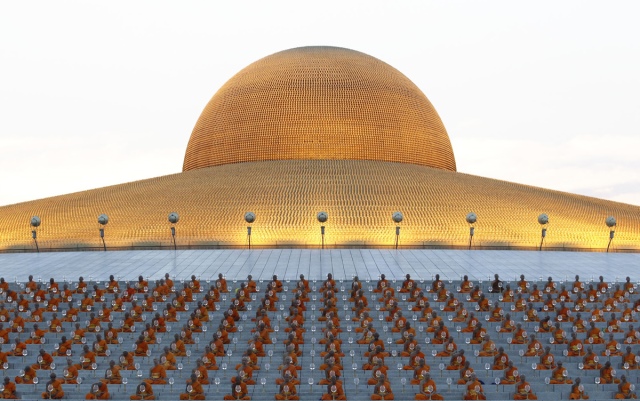 Rực rỡ đêm cầu nguyện nhân lễ Makha Bucha tại Dhammakaya - Thái Lan