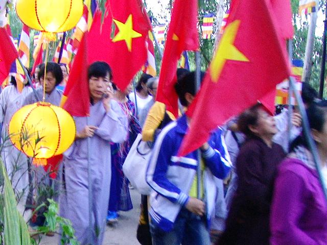 Khánh Hòa: Chùa Linh Quang diễu hành Rước Phật,  Văn nghệ kính mừng Phật đản