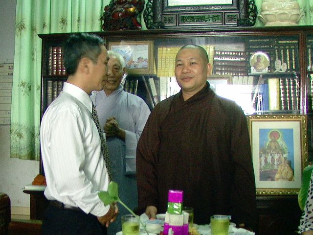 Khánh Hoà: Lãnh đạo tỉnh Khánh Hòa, thành phố Nha Trang thăm chúc mừng Phật đản