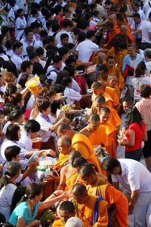 Thái Lan: Chùm ảnh Lễ cúng dường 10 nghìn vị tăng sĩ quốc tế tại Tp. Hat Yai