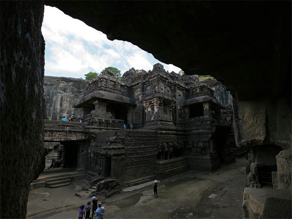 Ấn Độ: Ngôi Đại Già lam Cổ Tự Ajanta nghìn năm tuyệt tác trong hang động