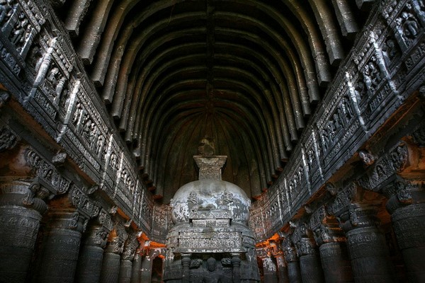 Ấn Độ: Ngôi Đại Già lam Cổ Tự Ajanta nghìn năm tuyệt tác trong hang động