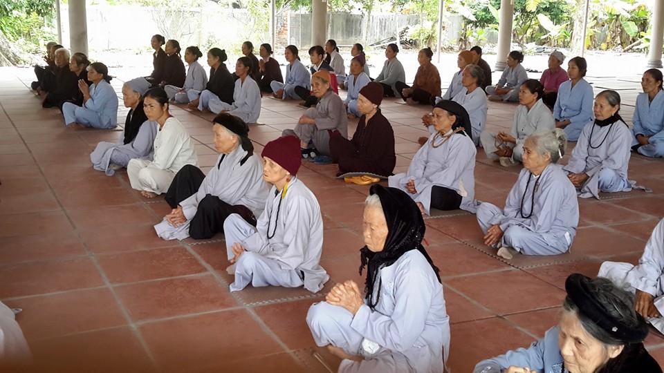 Thái Bình: Khóa tu niệm Phật một ngày chùa Văn Môn
