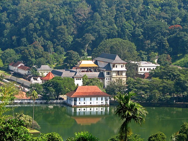 Danh lam Cổ Tự Dalada Maligawa Quốc bảo Sri Lanka