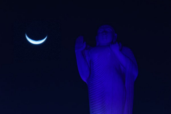 Bức tượng Phật Thích Ca Mâu Ni cao 17 mét tại hồ Hussain Sagar, Hyderabad, India