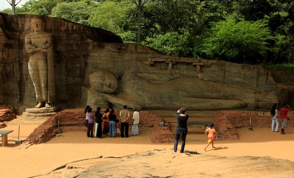 Gal Vihara Di sản Văn hóa Phật giáo tại Polonnaruwa, Sri Lanka