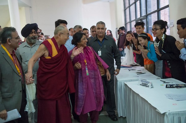 Hội đàm Vật lý Lượng tử và Triết học Trung Quán luận tại Đại học Jawaharlal Nehru, Ấn Độ