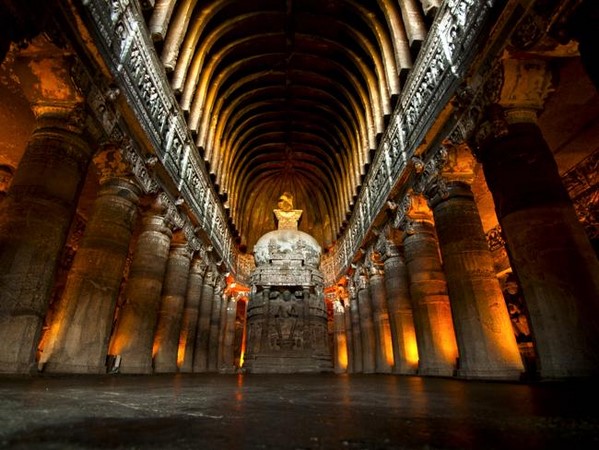 Ấn Độ: Ngôi Đại Già lam Cổ Tự Ajanta nghìn năm tuyệt tác trong hang động