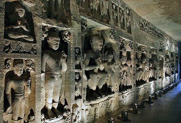 Ấn Độ: Ngôi Đại Già lam Cổ Tự Ajanta nghìn năm tuyệt tác trong hang động