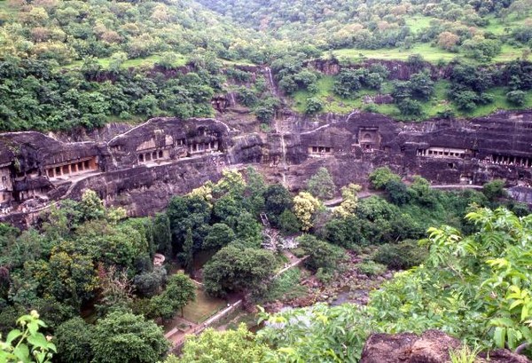 Ấn Độ: Ngôi Đại Già lam Cổ Tự Ajanta nghìn năm tuyệt tác trong hang động