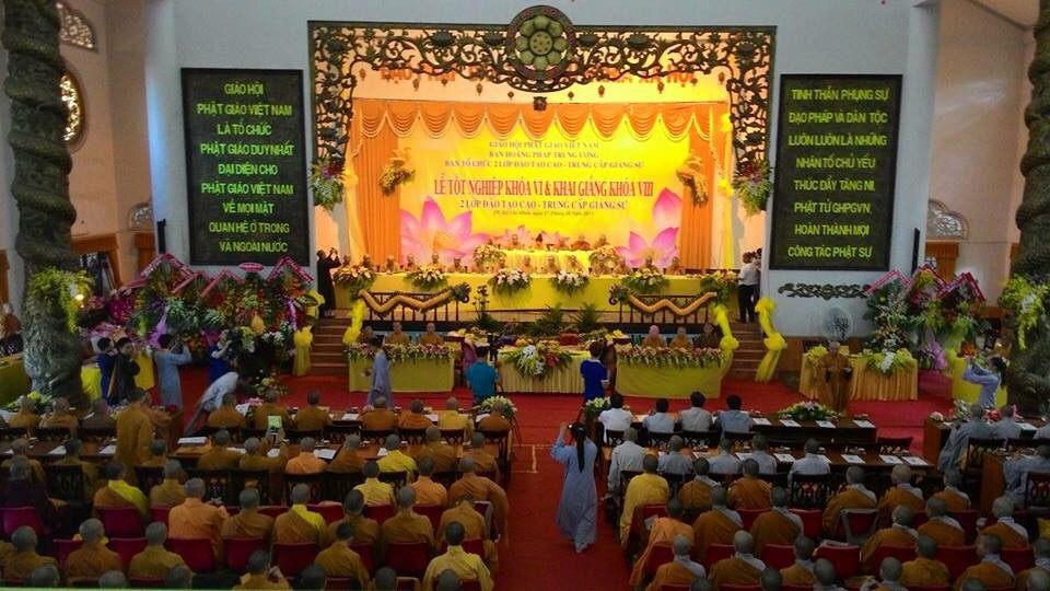 TP.HCM: Long trọng tổ chức lễ tốt nghiệp khóa VI &amp; khai giảng khóa VIII  Cao-Trung cấp giảng sư