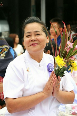 Thái Lan: Sau 3 tháng An Cư ,chư Tăng Tự tứ, diễu hành khất thực  tại huyện Khun Yuam, tỉnh Mae Hong Son