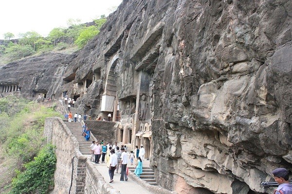 Ấn Độ: Ngôi Đại Già lam Cổ Tự Ajanta nghìn năm tuyệt tác trong hang động