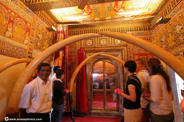 Danh lam Cổ Tự Dalada Maligawa Quốc bảo Sri Lanka