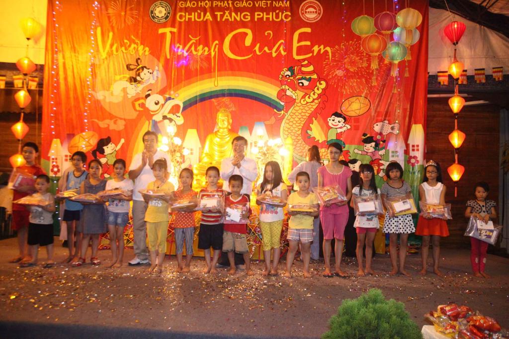 Hà Nội: Chùa Trung Phúc Tổ Chức Trung Thu Cho Các Cháu Thiếu Niên Nhi Đồng